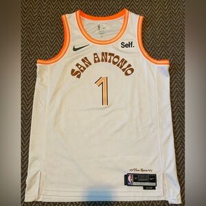Wembanyama San Antonio Spurs jersey size 48 Large